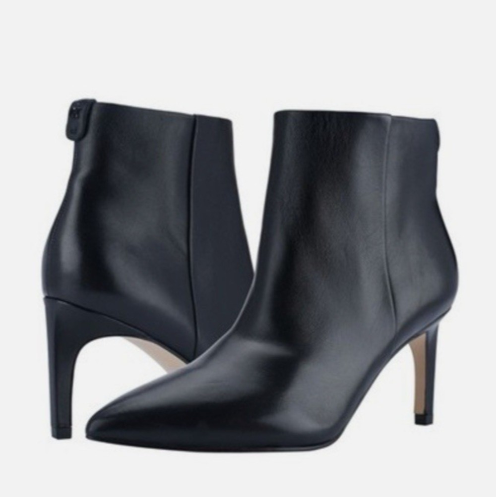Calvin Klein 10 Black Leather Booties Pointed Toe Kitten Heel Ankle Boots NWOT